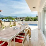 Kanyon Peninsula Villa