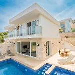 Kanyon Peninsula Villa *