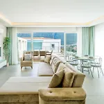 Kanyon Peninsula Villa