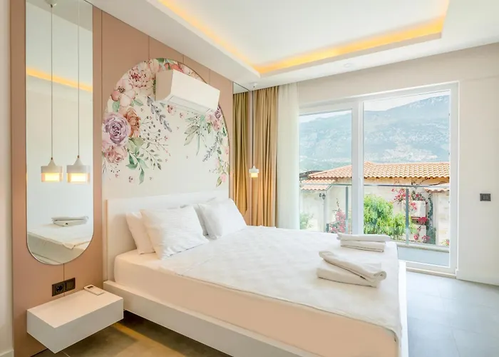 Kanyon Peninsula * Kaş