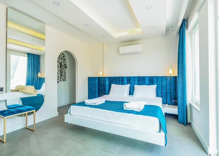 Kanyon Peninsula * Kaş